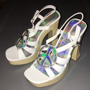 5" Chunky Peace Sign Sandal Heels